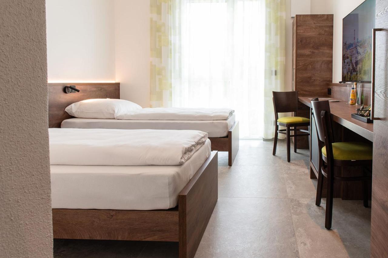 Hotel Gruene Elster Furth Bagian luar foto